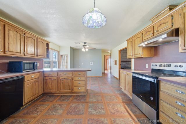 6847 W 390 Road, Adair, OK 74330