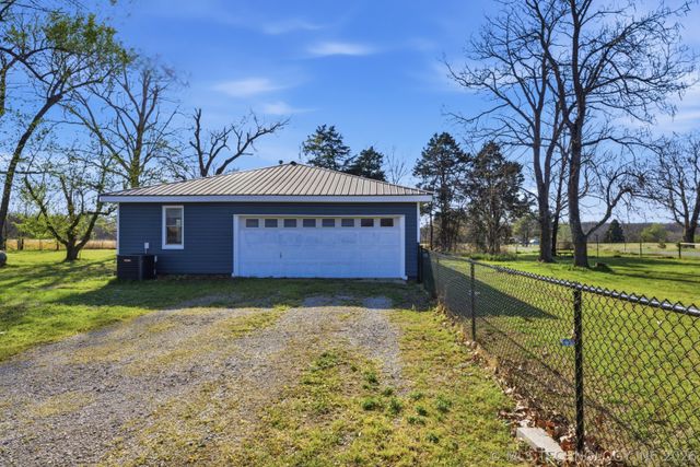 6847 W 390 Road, Adair, OK 74330