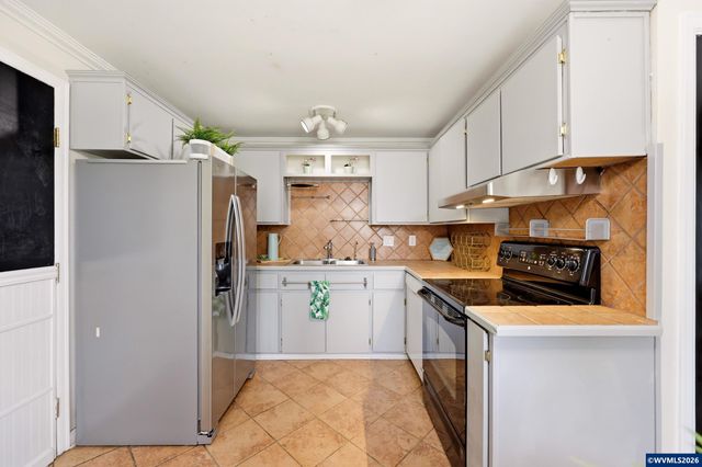 528 NW 22nd St, Mcminnville, OR 97128