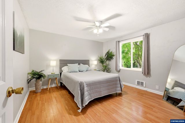 528 NW 22nd St, Mcminnville, OR 97128