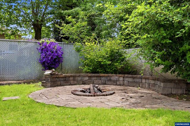 528 NW 22nd St, Mcminnville, OR 97128