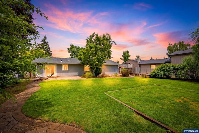 528 NW 22nd St, Mcminnville, OR 97128