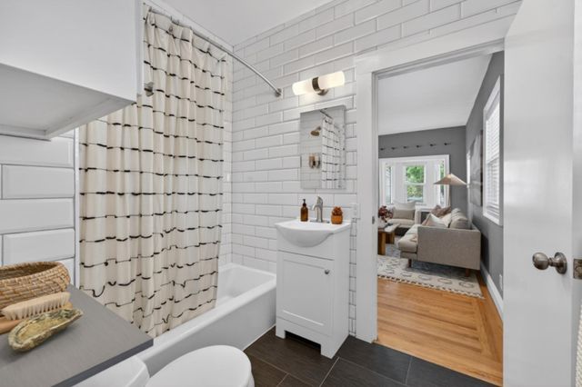 2149 6th Ave, Sacramento, CA 95818