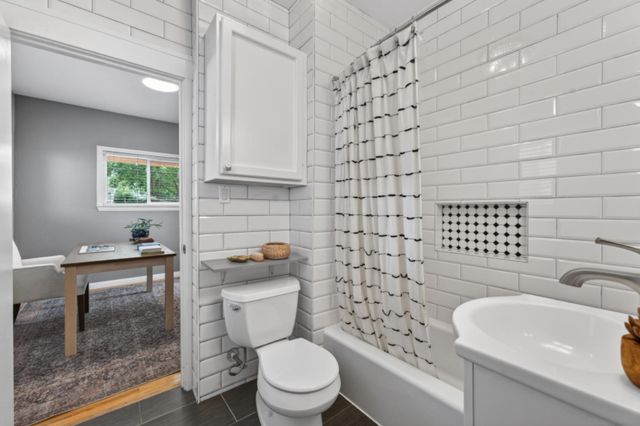 2149 6th Ave, Sacramento, CA 95818