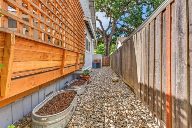 2149 6th Ave, Sacramento, CA 95818