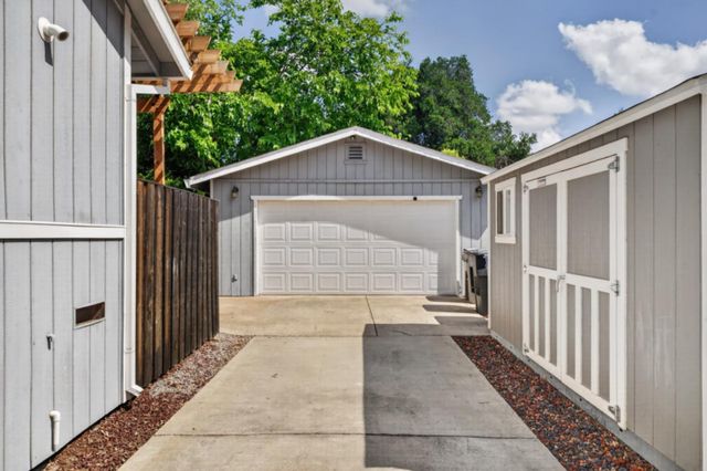 2149 6th Ave, Sacramento, CA 95818