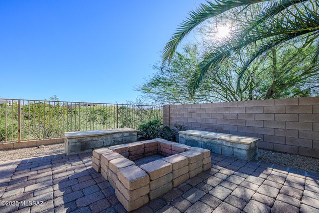 10737 S Miralago Drive, Vail, AZ 85641