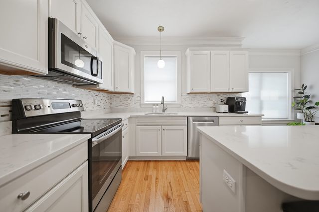 10 Milano Way, Salem, NH 03079