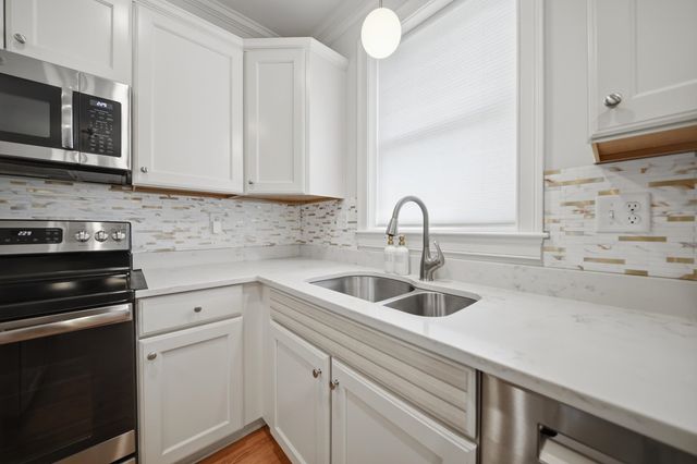10 Milano Way, Salem, NH 03079
