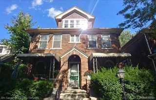 920 Beaconsfield 2s, Grosse Pointe Park, MI 48230