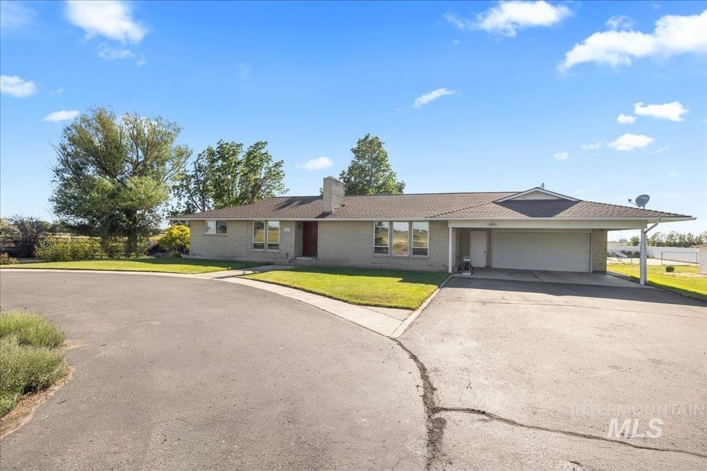 2303 N Locust Grove, Kuna, ID 83634