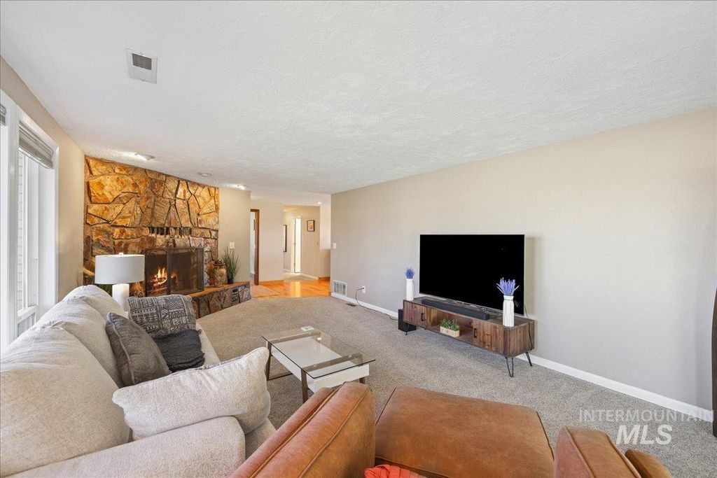 2303 N Locust Grove, Kuna, ID 83634 photo 4