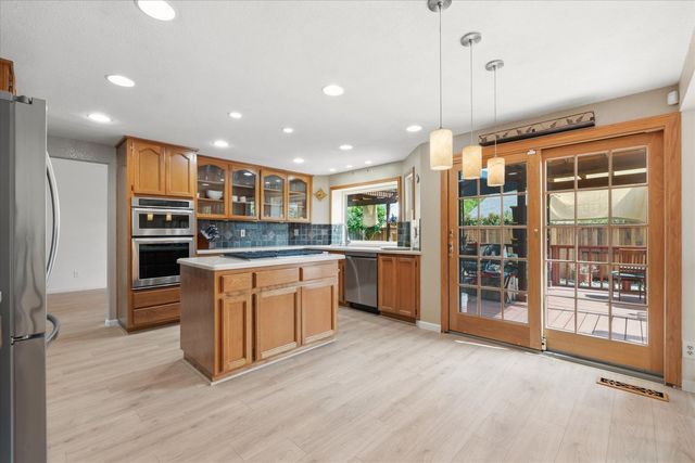 8904 Royal Gate Way, Elk Grove, CA 95624