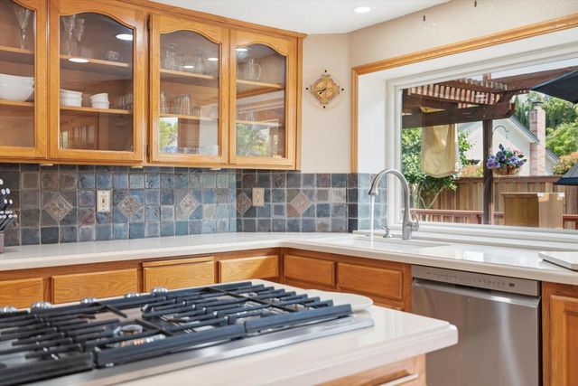 8904 Royal Gate Way, Elk Grove, CA 95624