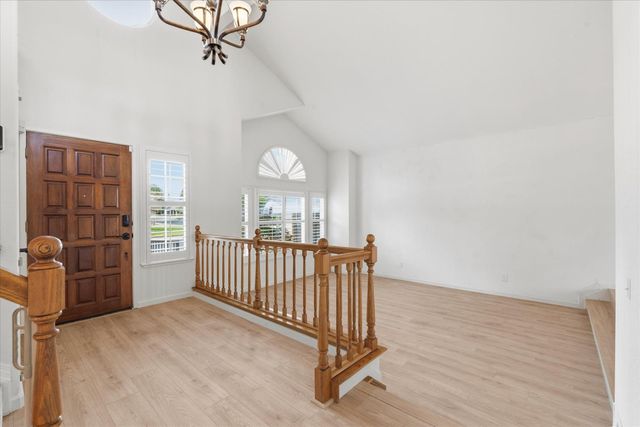 8904 Royal Gate Way, Elk Grove, CA 95624