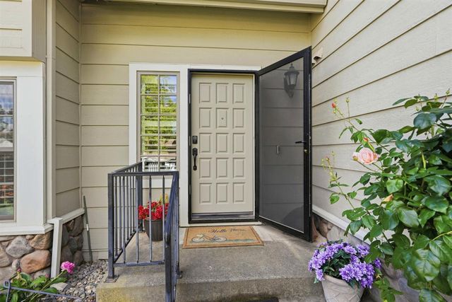 8904 Royal Gate Way, Elk Grove, CA 95624