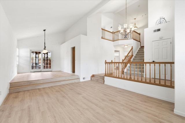 8904 Royal Gate Way, Elk Grove, CA 95624