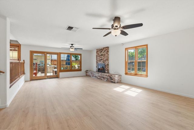 8904 Royal Gate Way, Elk Grove, CA 95624