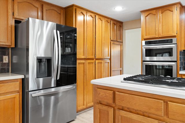 8904 Royal Gate Way, Elk Grove, CA 95624