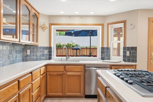 8904 Royal Gate Way, Elk Grove, CA 95624