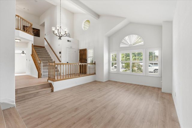 8904 Royal Gate Way, Elk Grove, CA 95624