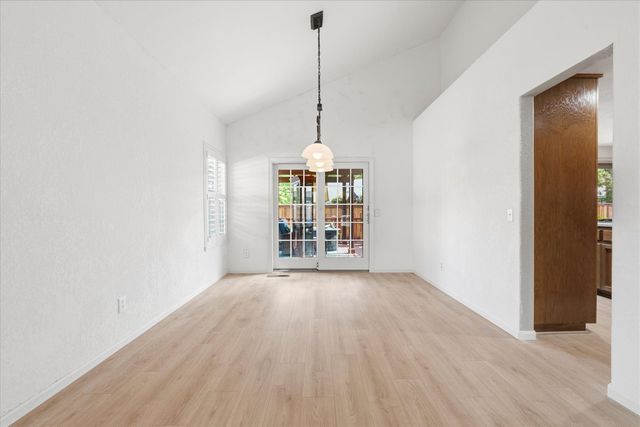 8904 Royal Gate Way, Elk Grove, CA 95624
