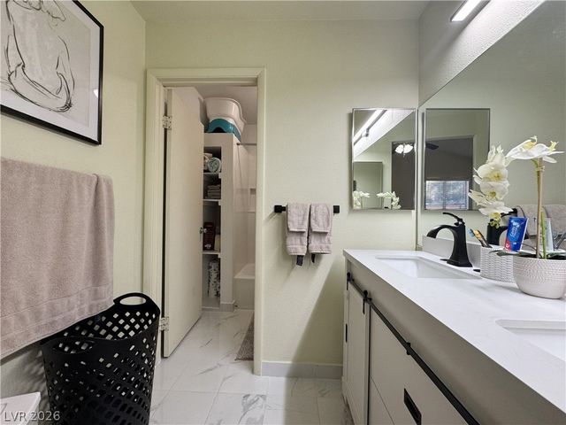 4028 Compass Rose Way, Las Vegas, NV 89108