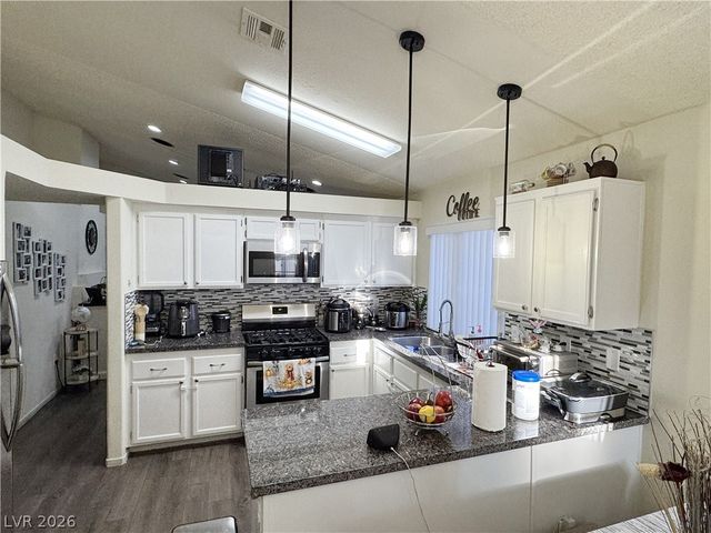 4028 Compass Rose Way, Las Vegas, NV 89108