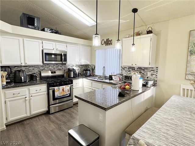 4028 Compass Rose Way, Las Vegas, NV 89108