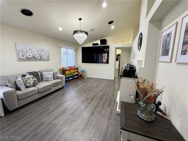 4028 Compass Rose Way, Las Vegas, NV 89108