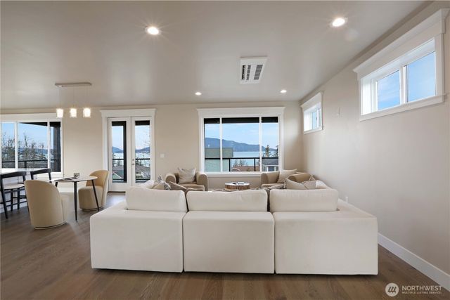 3706 W 3rd Street, Anacortes, WA 98221