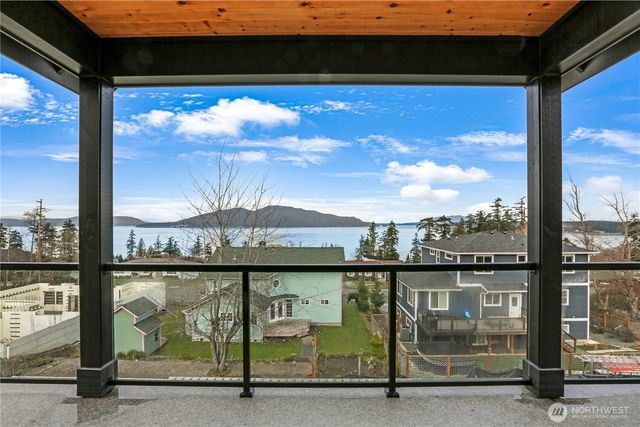 3706 W 3rd Street, Anacortes, WA 98221