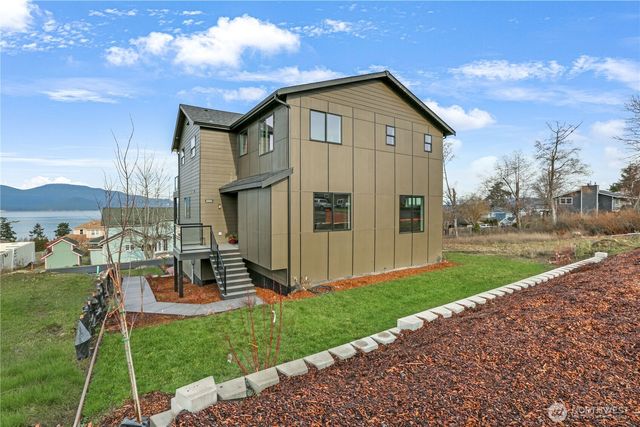 3706 W 3rd Street, Anacortes, WA 98221