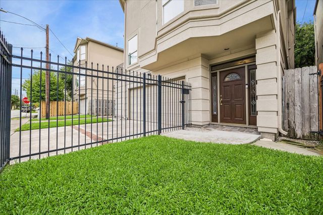 5809 Feagan Street, Houston, TX 77007