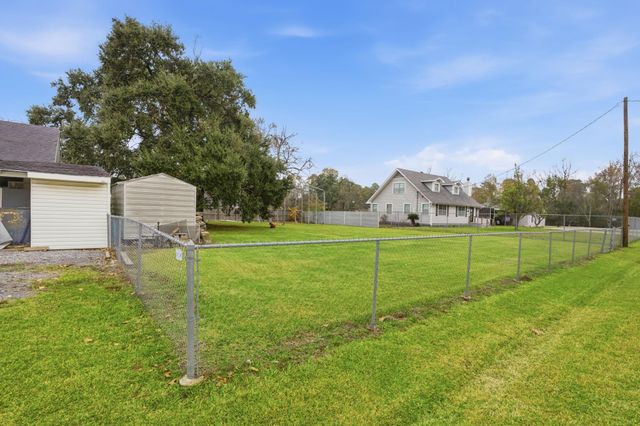 6902 Concord Road, Beaumont, TX 77708