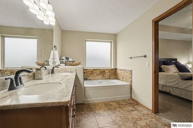 12614 S 82nd Street, Papillion, NE 68046