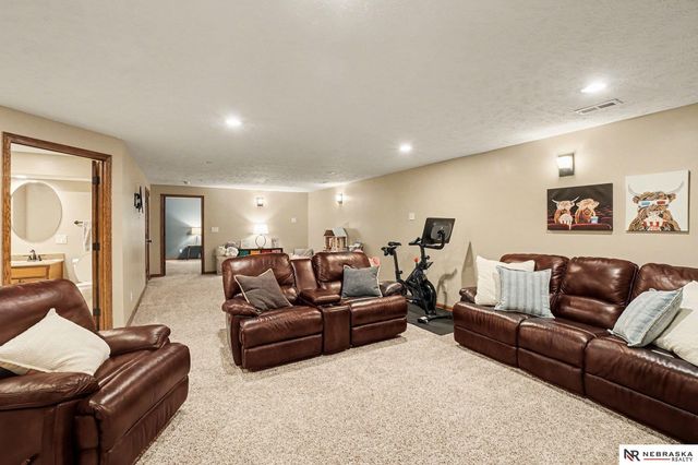 12614 S 82nd Street, Papillion, NE 68046