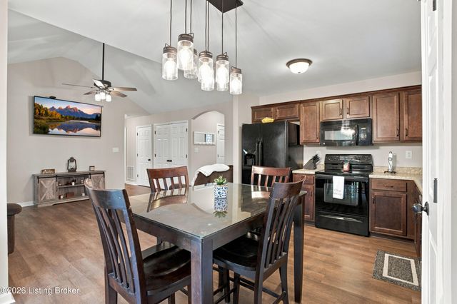 1012 Bogard Ln, Mt Washington, KY 40047