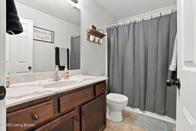 1012 Bogard Ln, Mt Washington, KY 40047