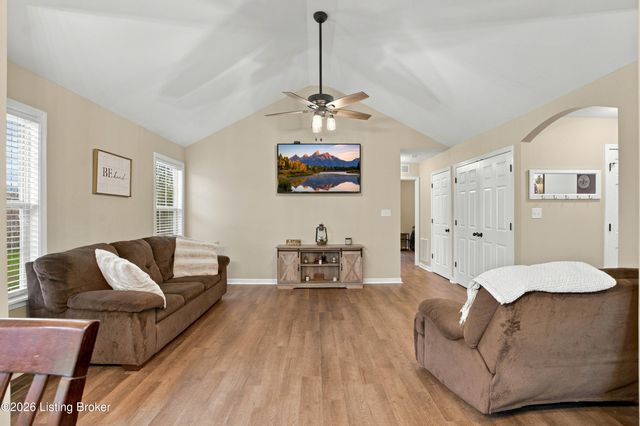 1012 Bogard Ln, Mt Washington, KY 40047
