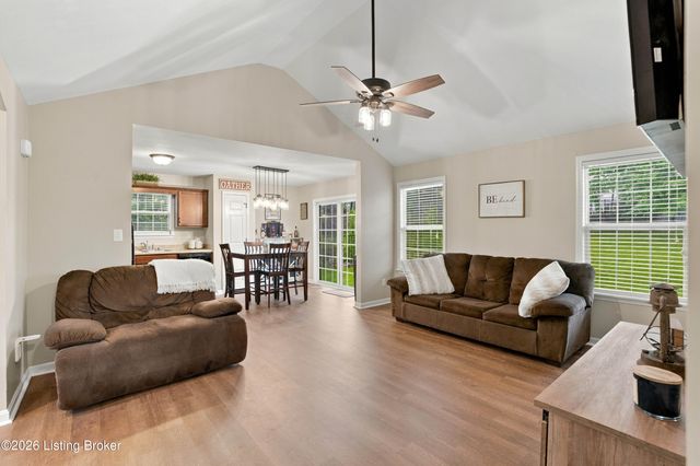 1012 Bogard Ln, Mt Washington, KY 40047