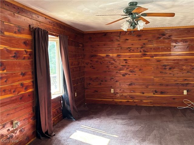 33 Athens Drive, New Cumberland, WV 26047