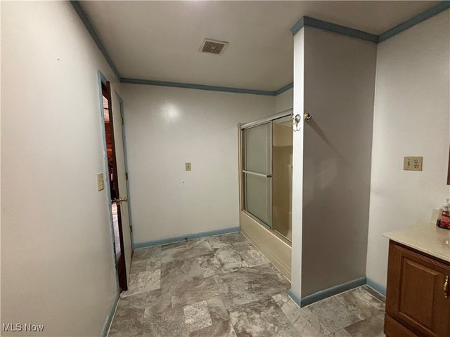 33 Athens Drive, New Cumberland, WV 26047