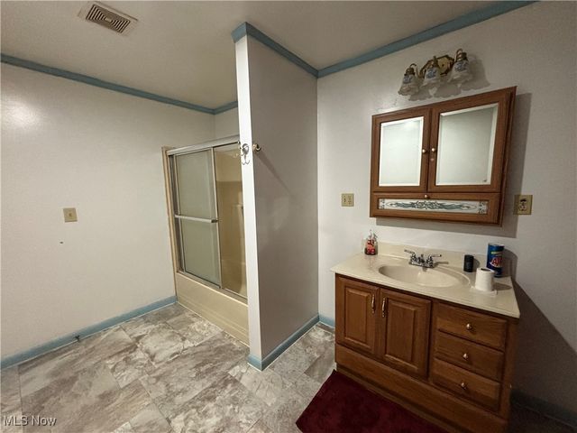 33 Athens Drive, New Cumberland, WV 26047