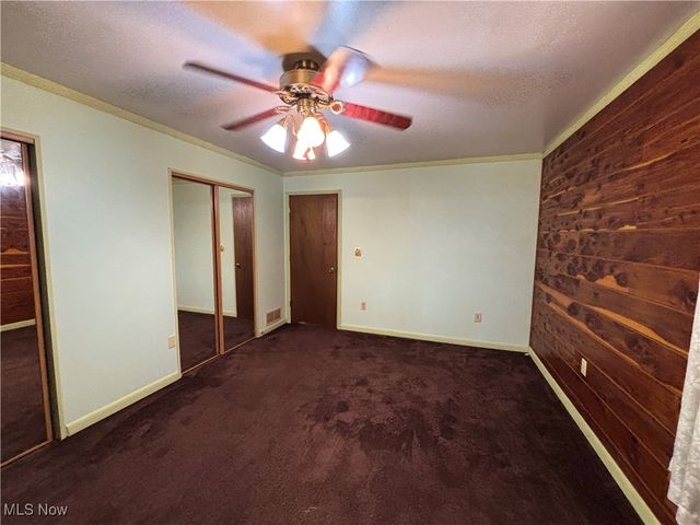 33 Athens Drive, New Cumberland, WV 26047