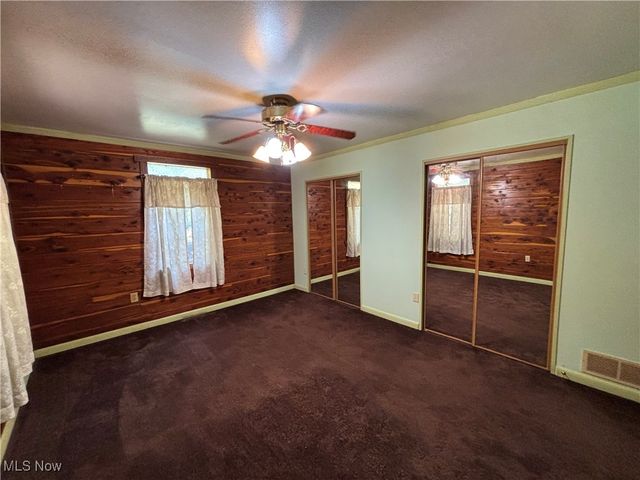 33 Athens Drive, New Cumberland, WV 26047