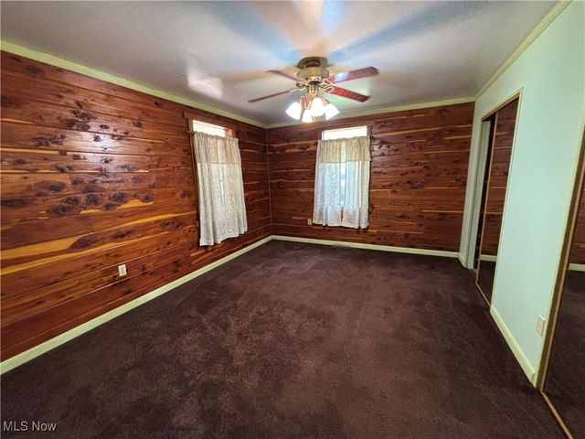 33 Athens Drive, New Cumberland, WV 26047