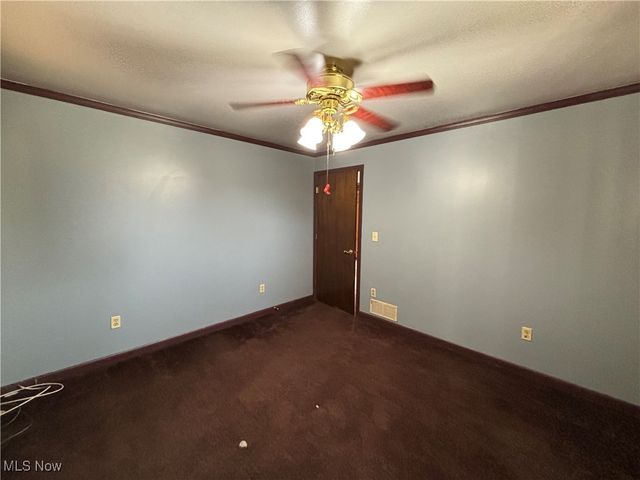 33 Athens Drive, New Cumberland, WV 26047