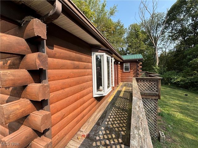 33 Athens Drive, New Cumberland, WV 26047