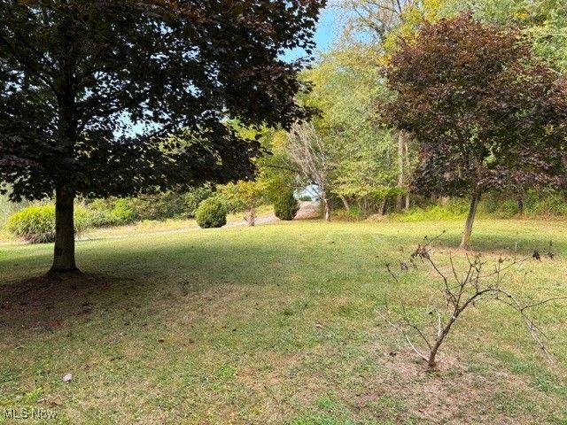 33 Athens Drive, New Cumberland, WV 26047